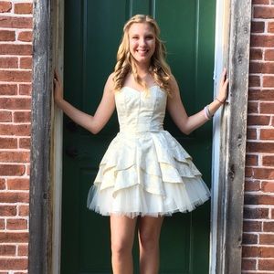 Meet your Posher, Mallory